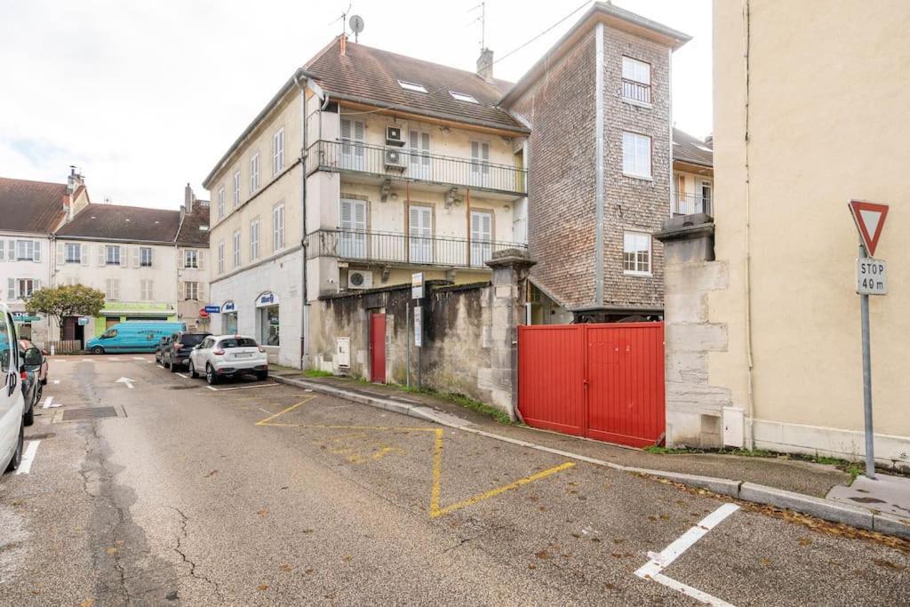 Superbe Appartement Avec Parking Gratuit Lons-le-Saunier Ngoại thất bức ảnh
