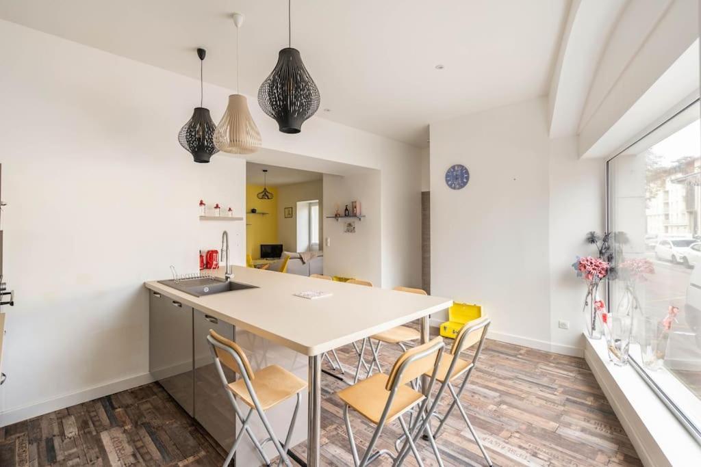 Superbe Appartement Avec Parking Gratuit Lons-le-Saunier Ngoại thất bức ảnh