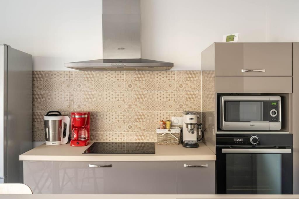 Superbe Appartement Avec Parking Gratuit Lons-le-Saunier Ngoại thất bức ảnh
