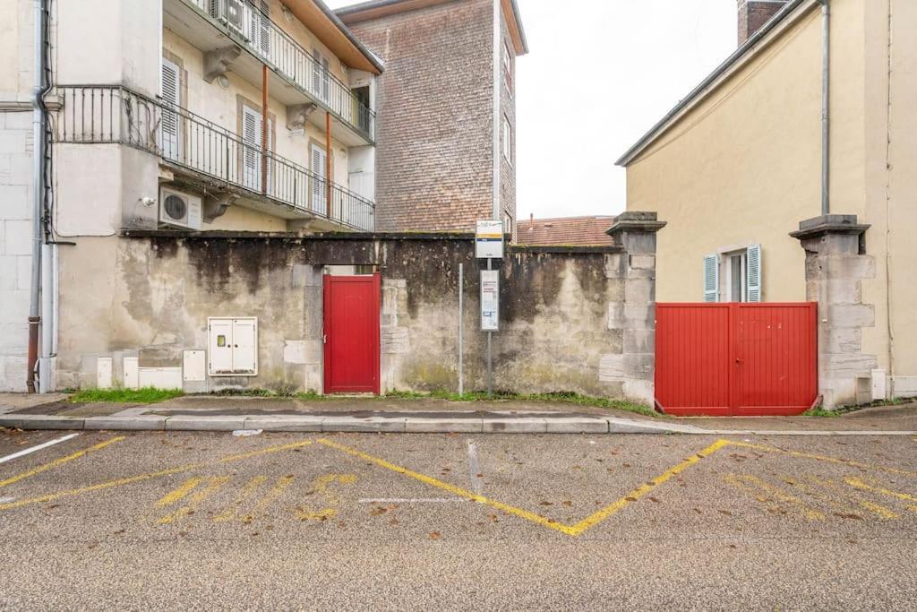 Superbe Appartement Avec Parking Gratuit Lons-le-Saunier Ngoại thất bức ảnh