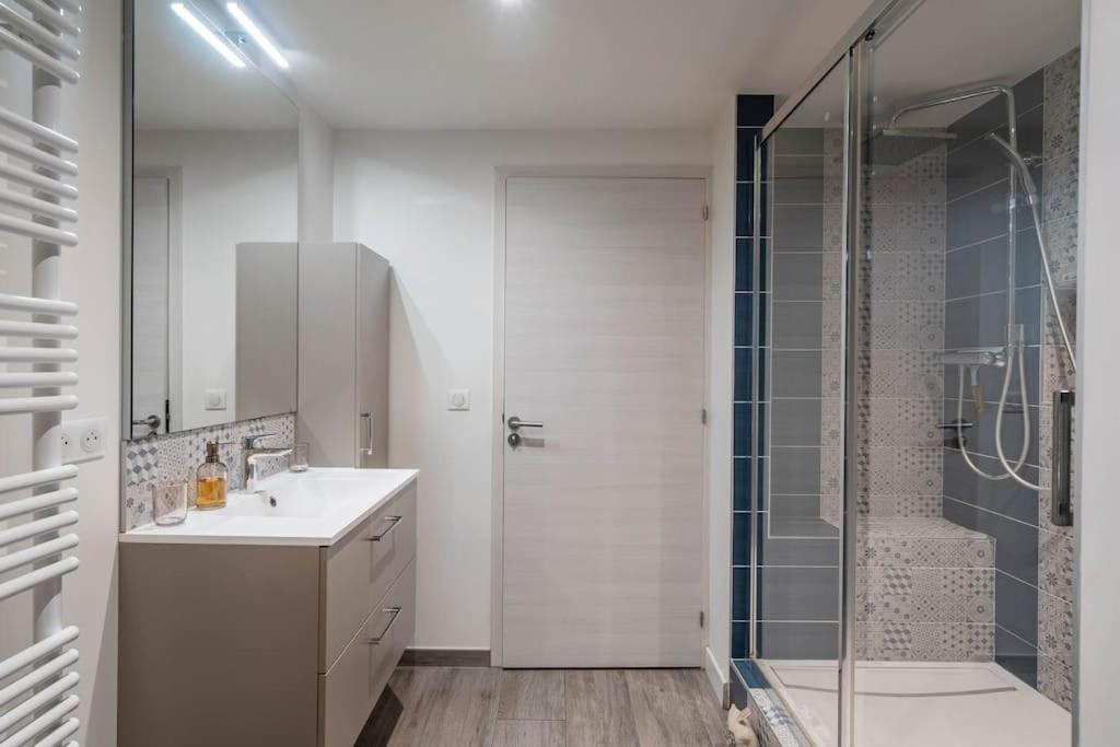 Superbe Appartement Avec Parking Gratuit Lons-le-Saunier Ngoại thất bức ảnh
