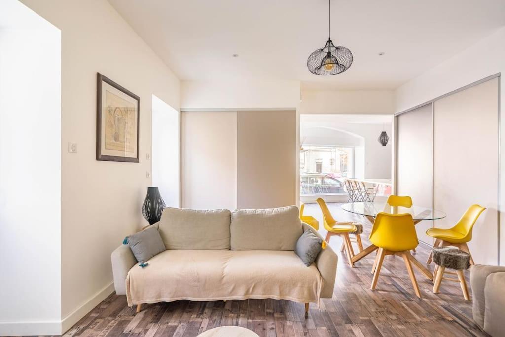 Superbe Appartement Avec Parking Gratuit Lons-le-Saunier Ngoại thất bức ảnh