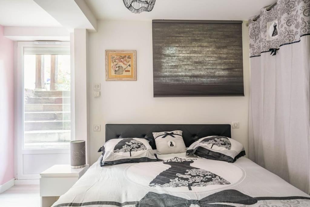 Superbe Appartement Avec Parking Gratuit Lons-le-Saunier Ngoại thất bức ảnh